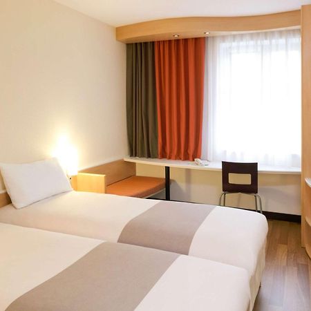 Ibis Bratislava Centrum Esterno foto