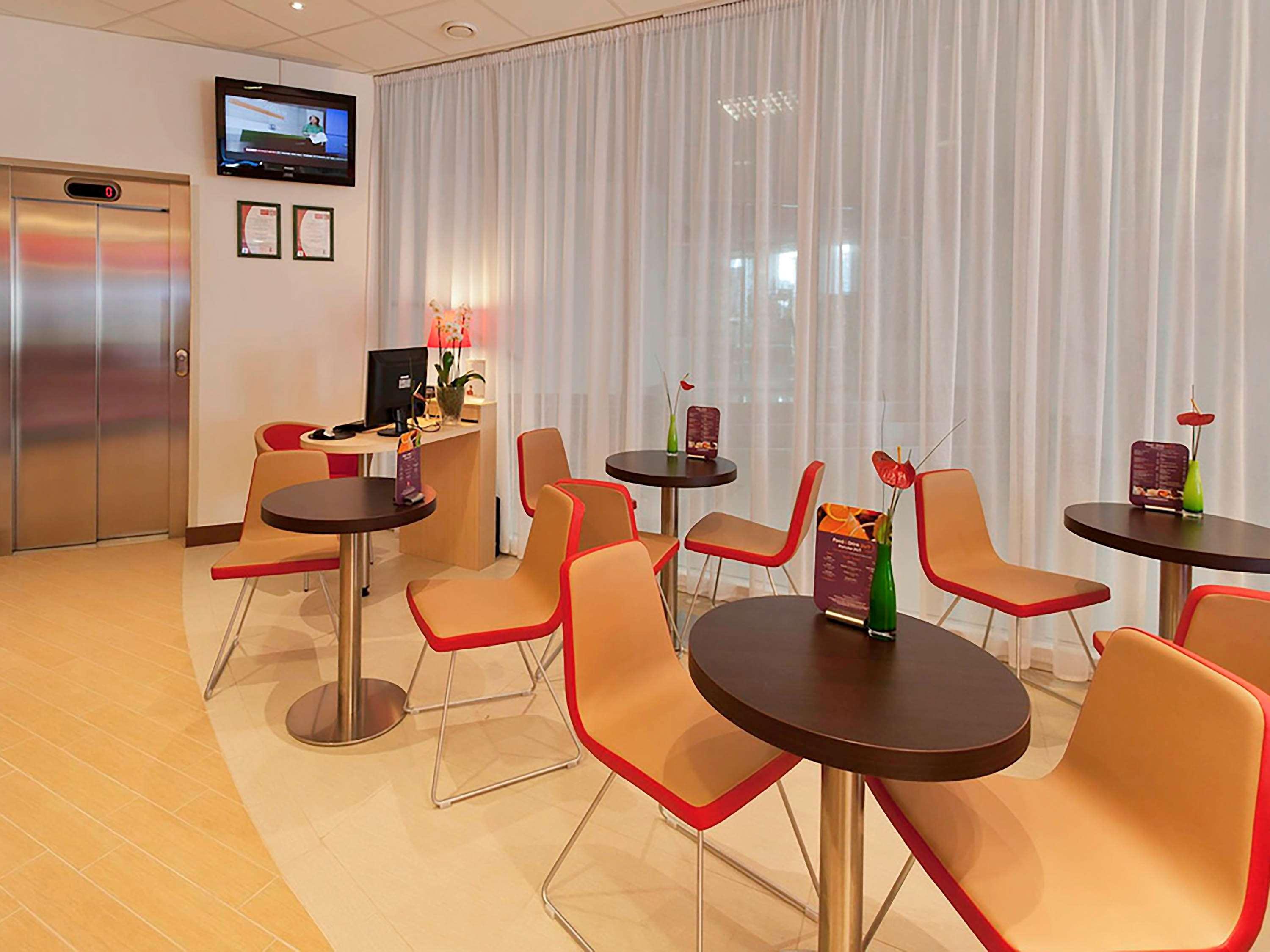 Ibis Bratislava Centrum Esterno foto