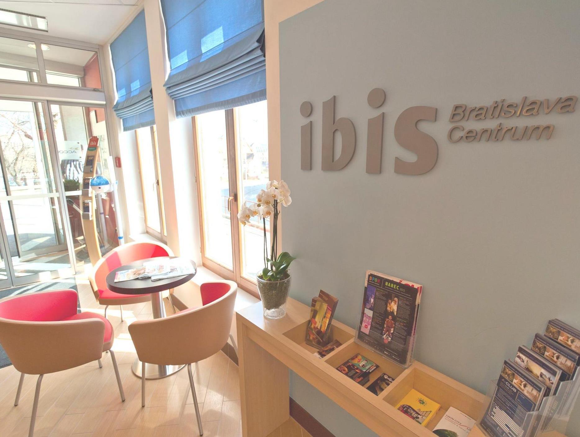 Ibis Bratislava Centrum Esterno foto