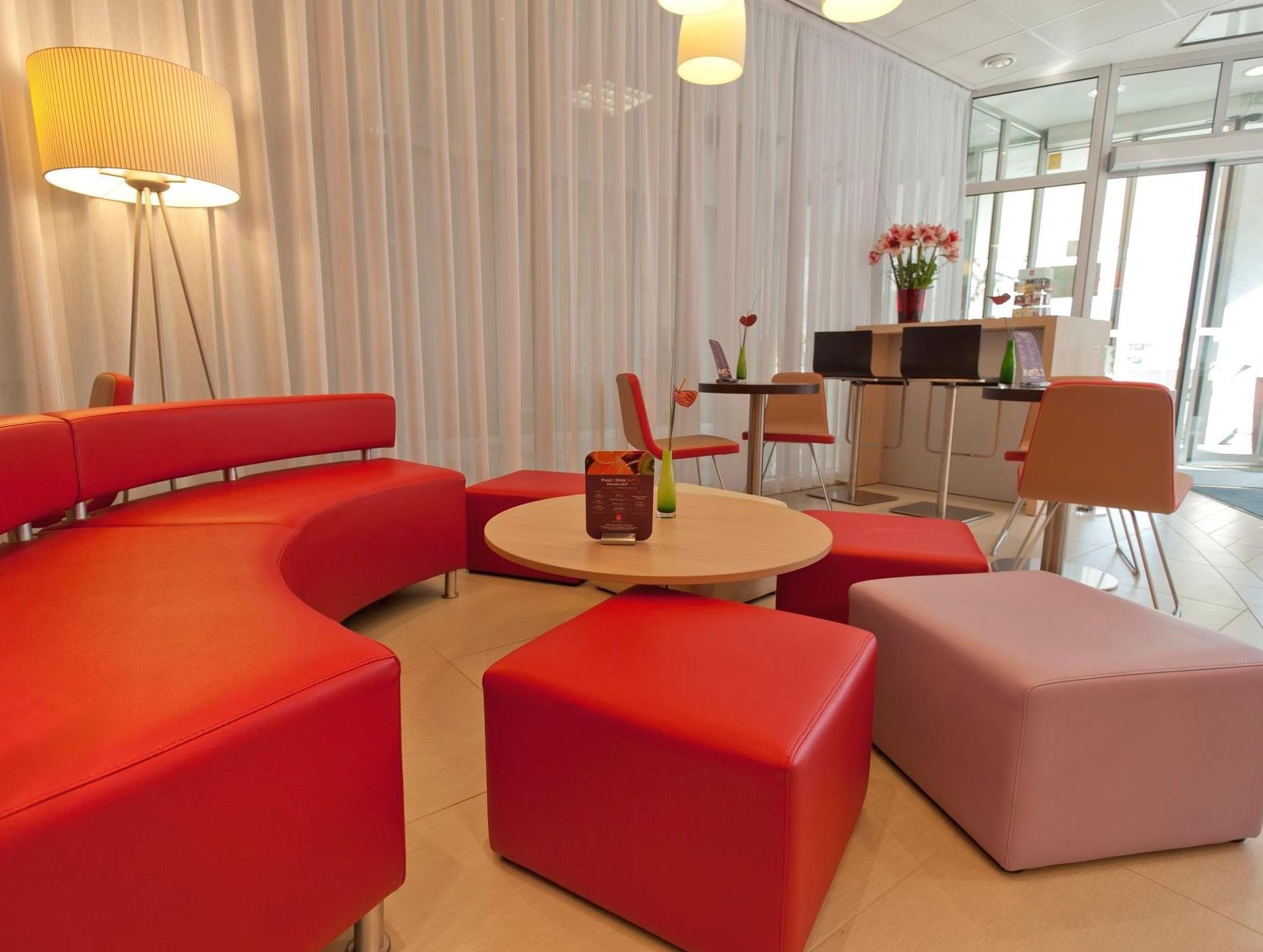 Ibis Bratislava Centrum Esterno foto