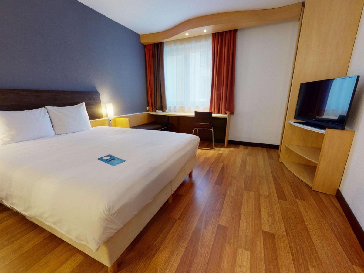 Ibis Bratislava Centrum Esterno foto