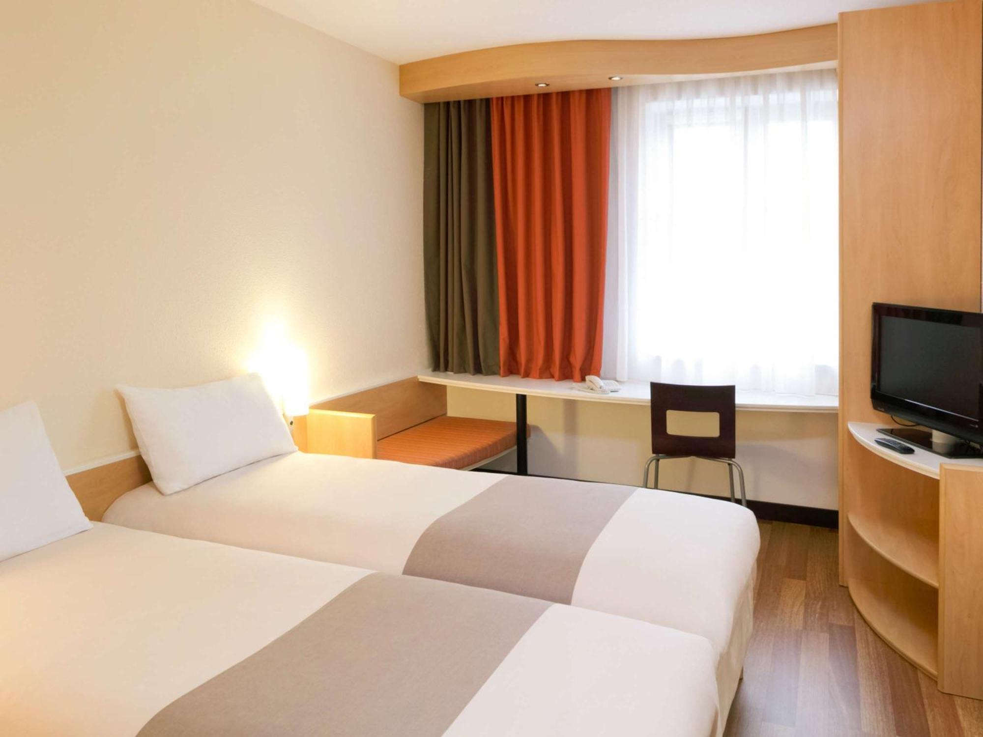 Ibis Bratislava Centrum Esterno foto