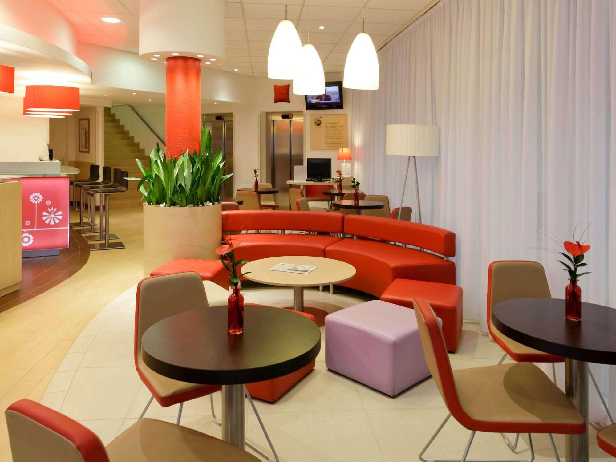 Ibis Bratislava Centrum Esterno foto