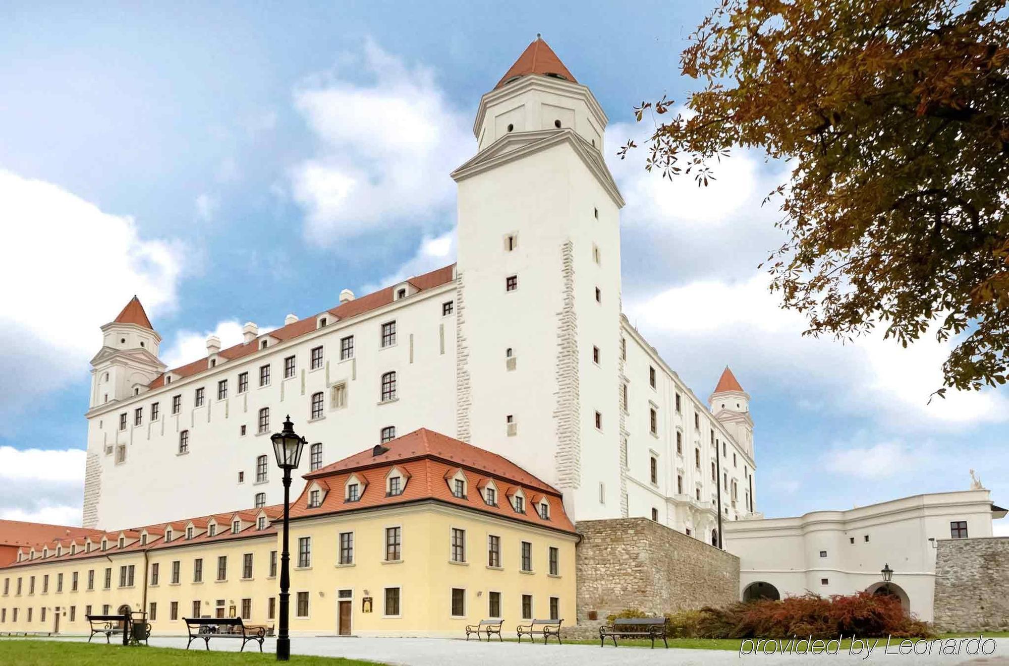 Ibis Bratislava Centrum Esterno foto