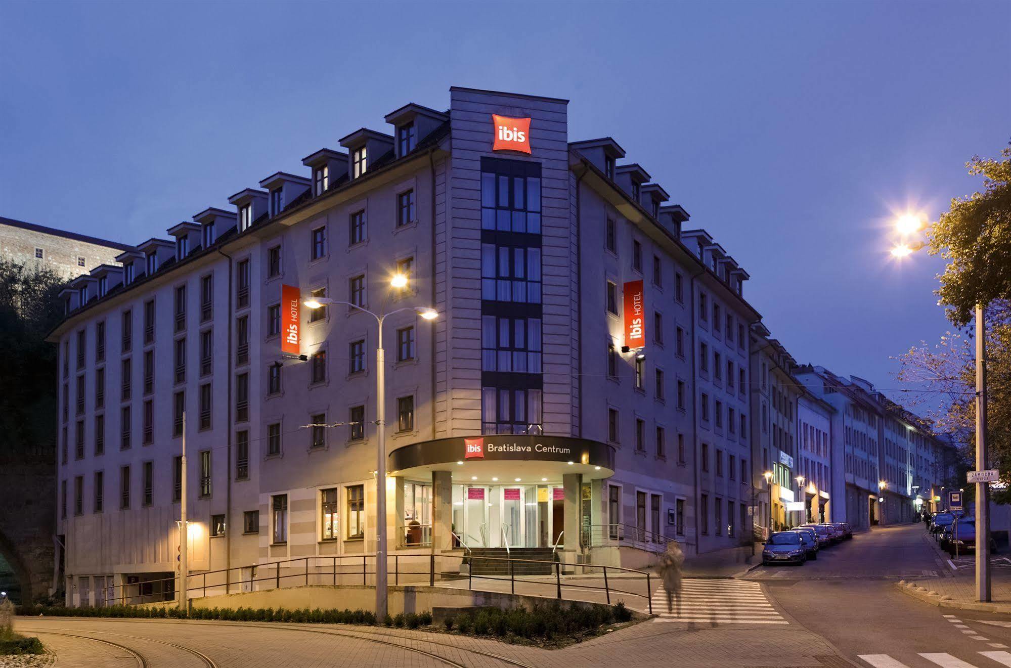 Ibis Bratislava Centrum Esterno foto
