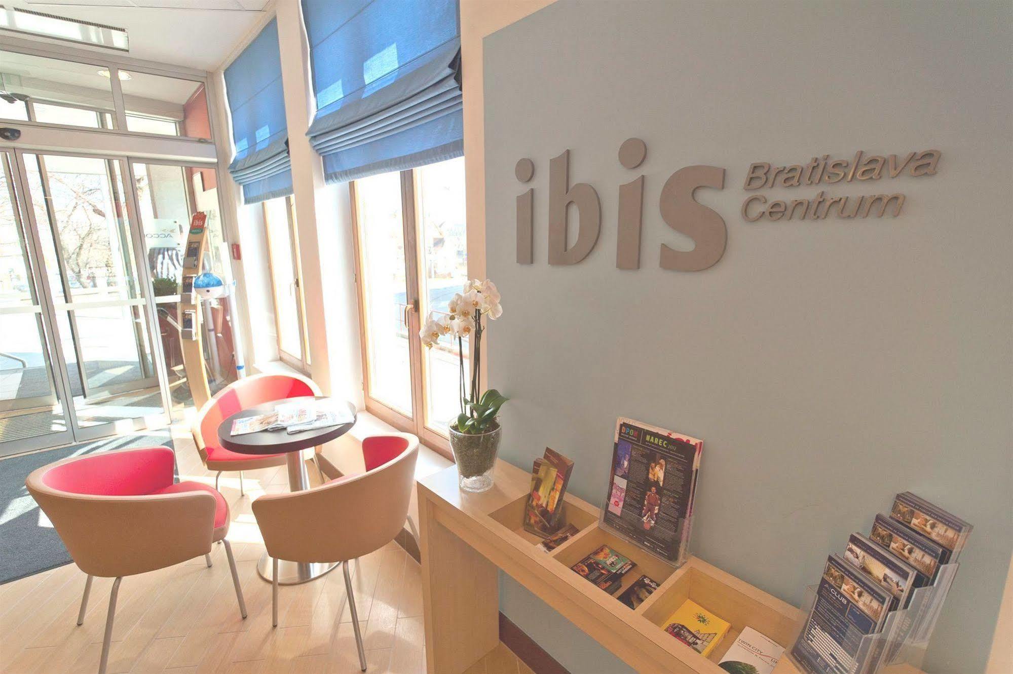Ibis Bratislava Centrum Esterno foto
