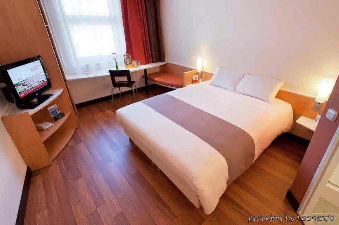 Ibis Bratislava Centrum Esterno foto